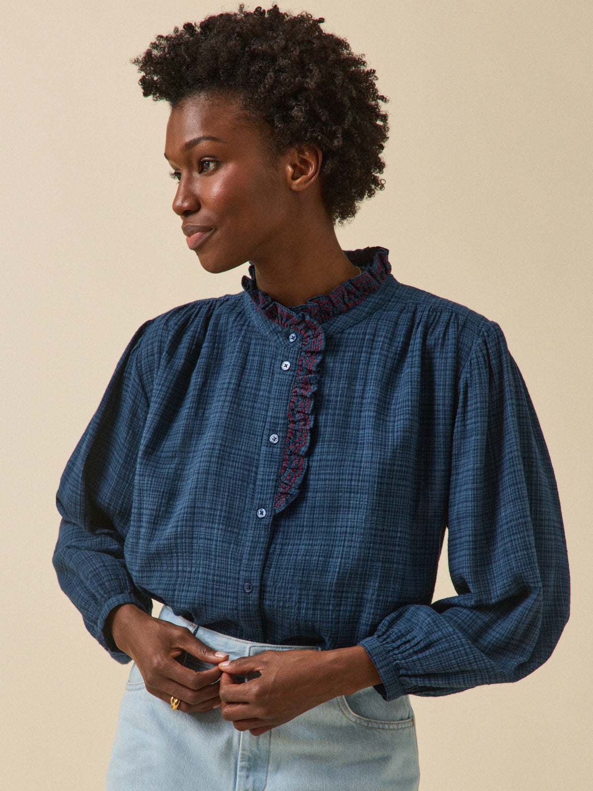Blouse volant brodé crépon femme