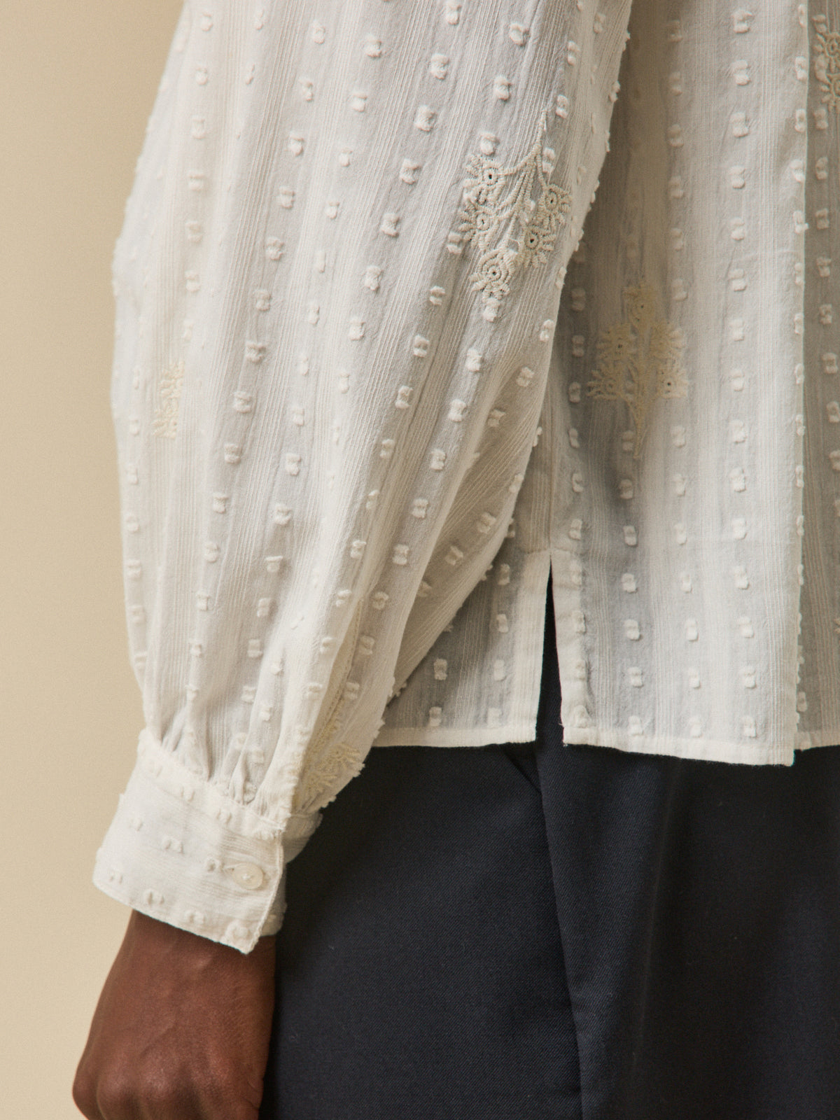 Blouse plumetis brodé femme