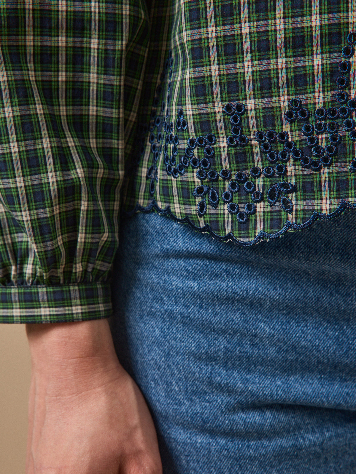 Blouse carreaux femme brodée