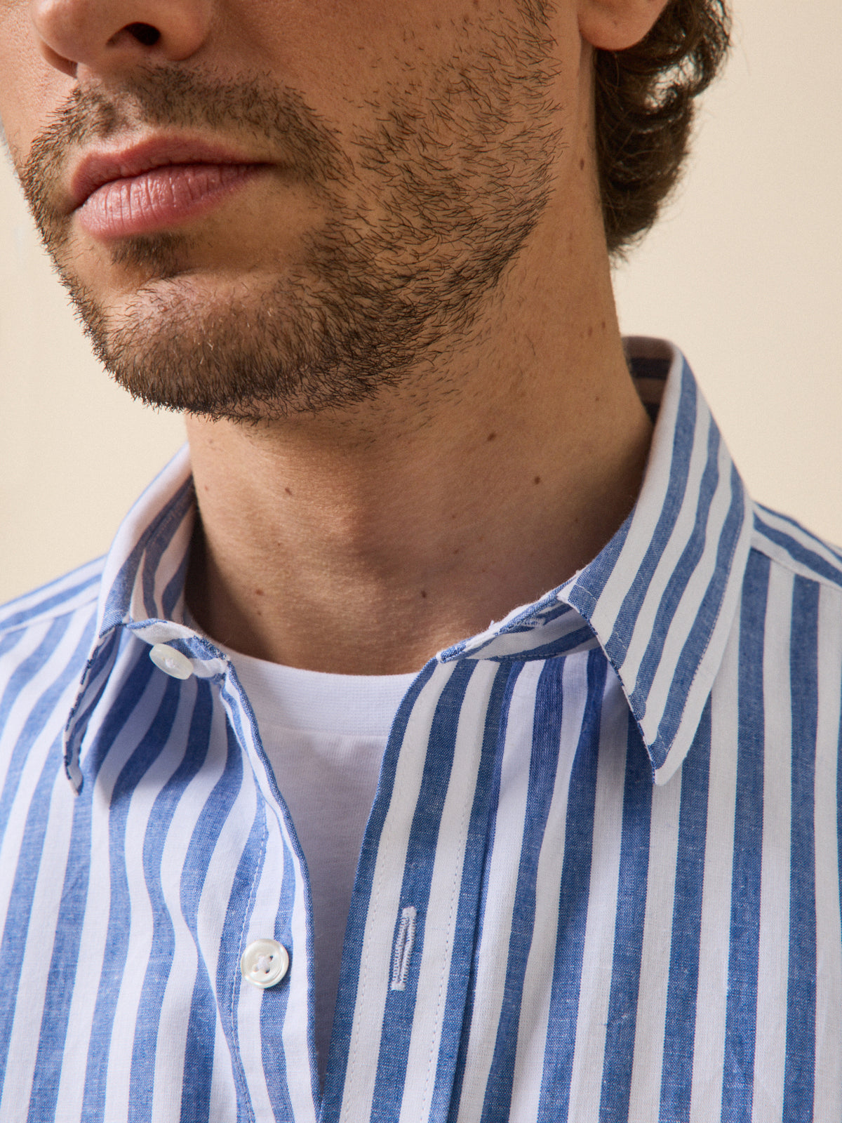 Chemise manches courtes homme coupe contemporaine