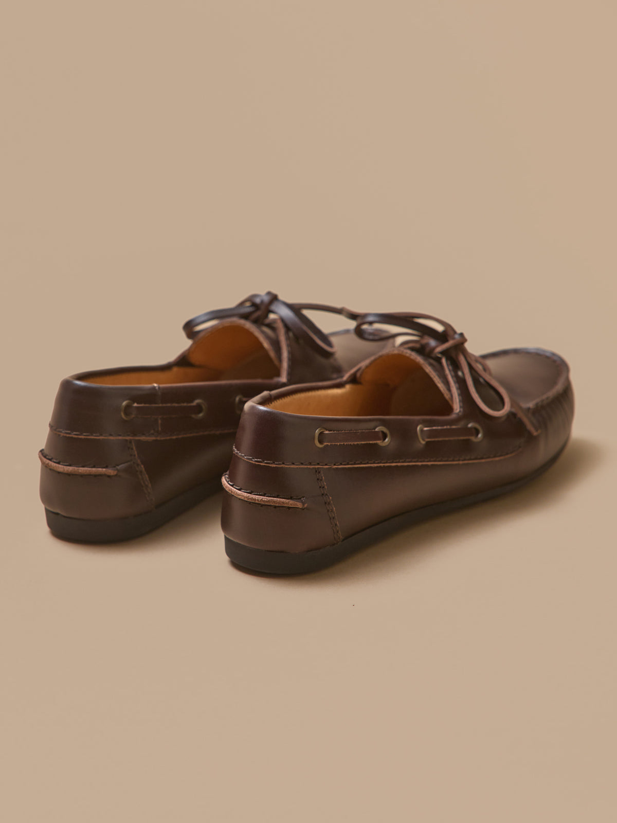 Chaussures bateau cuir femme