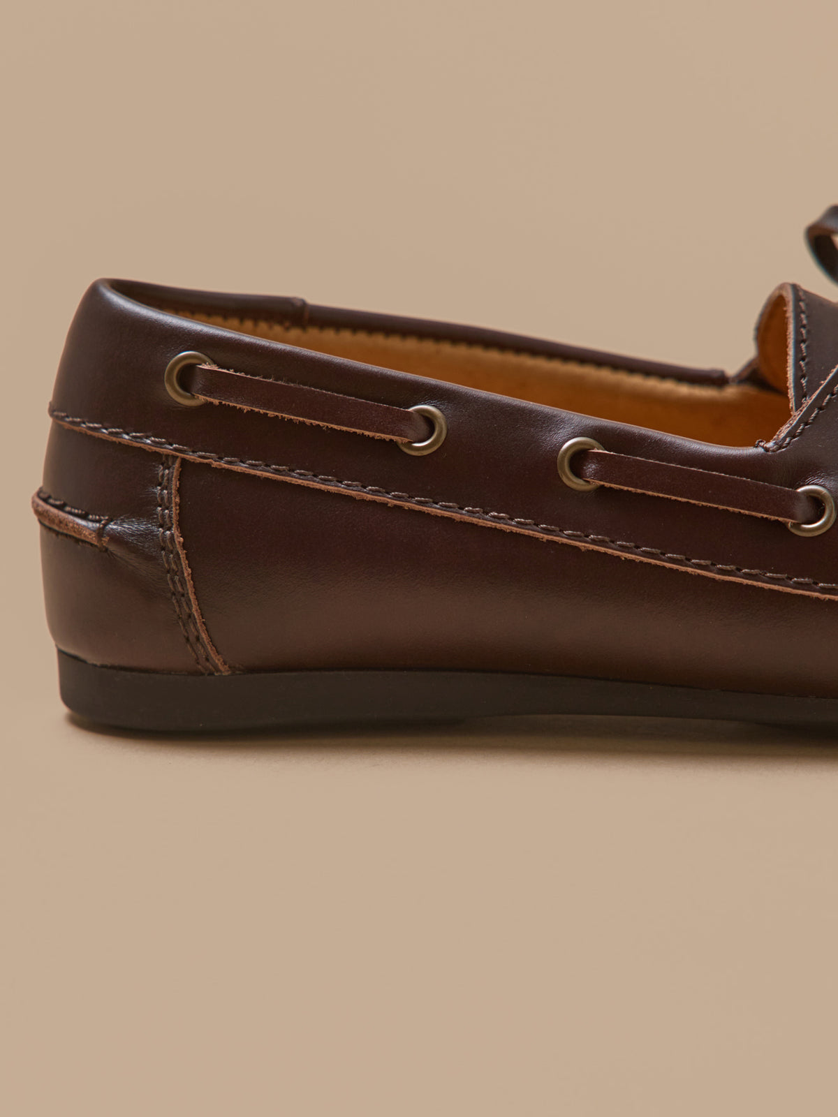 Chaussures bateau cuir femme