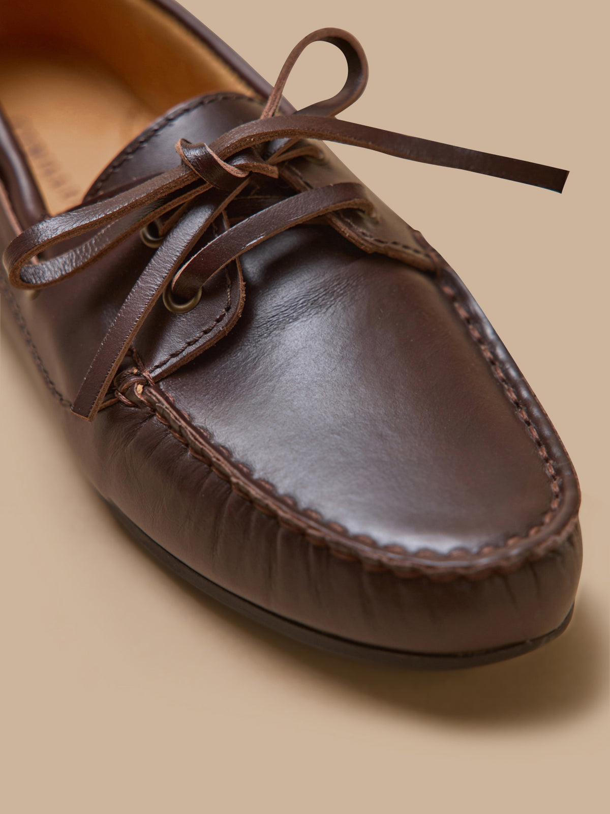 Chaussures bateau cuir femme