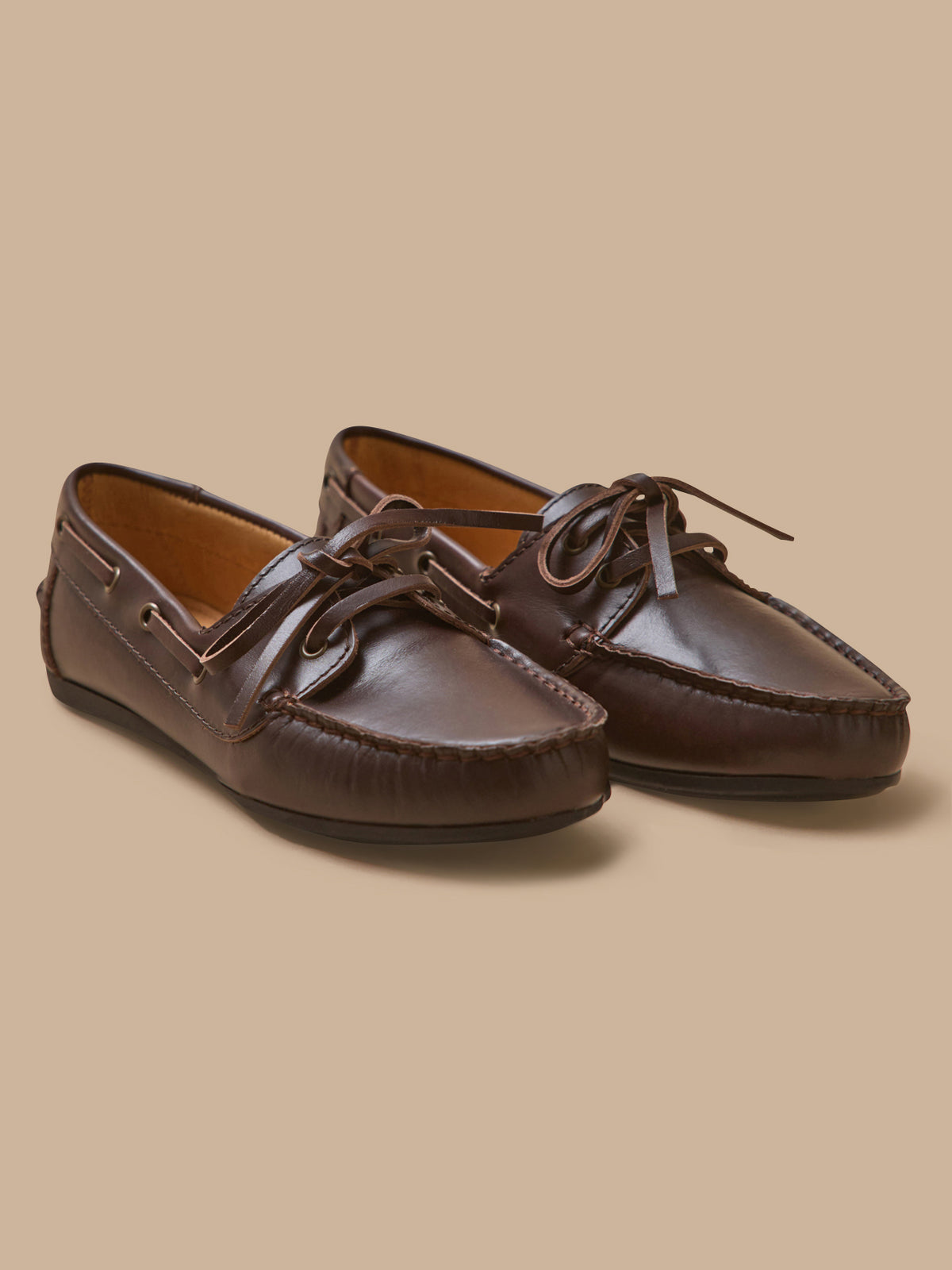 Chaussures bateau cuir femme