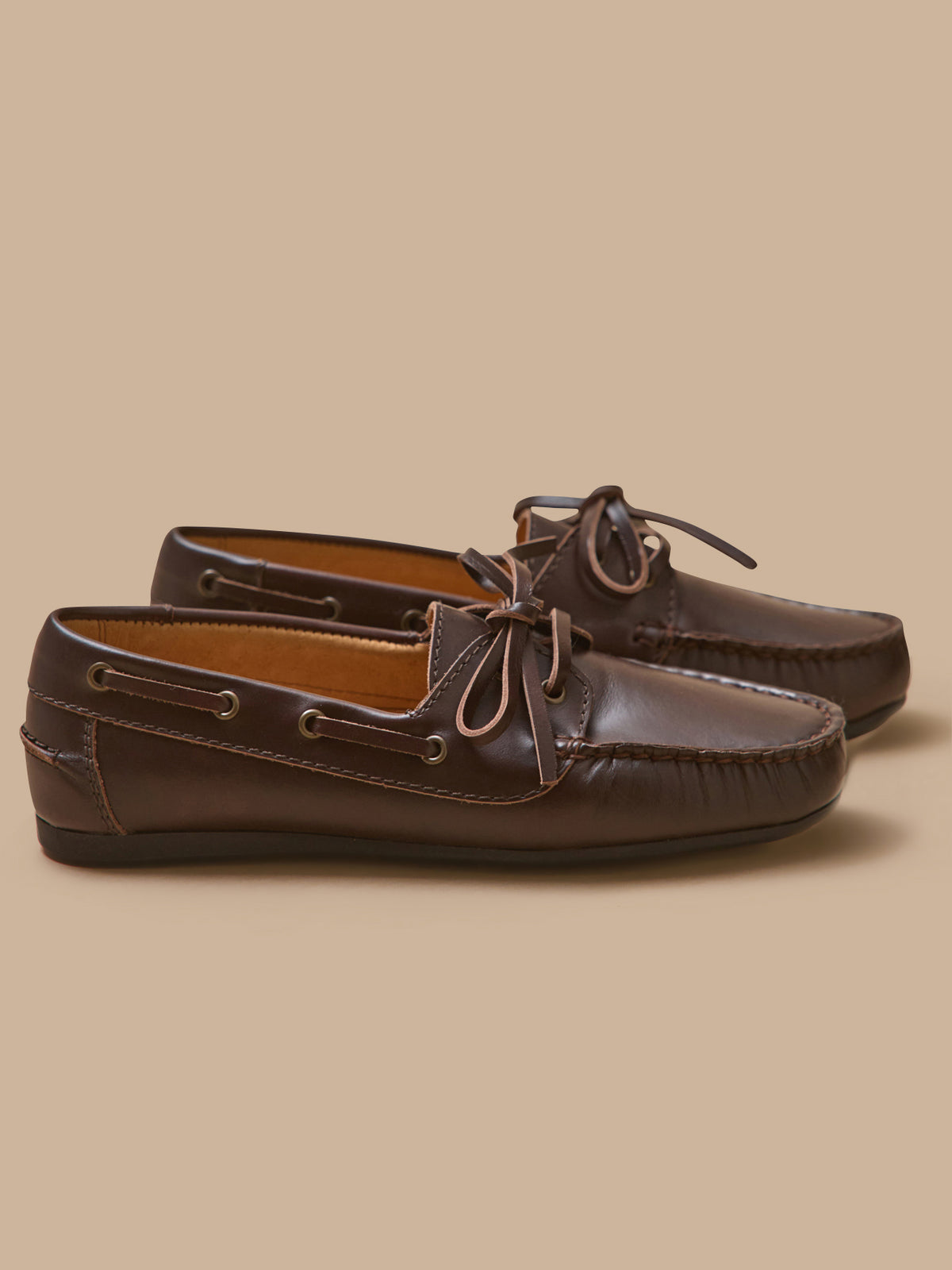 Chaussures bateau cuir femme