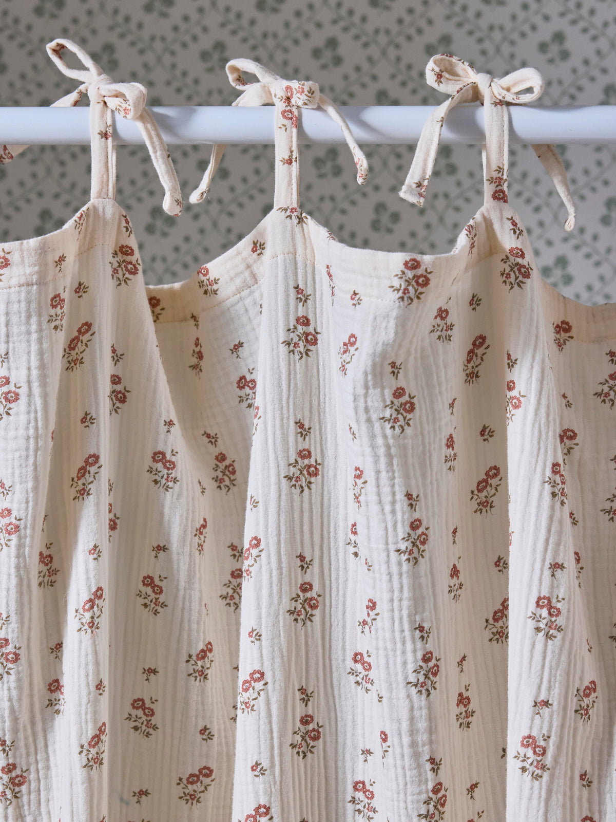 Rideau à nouettes en gaze de coton