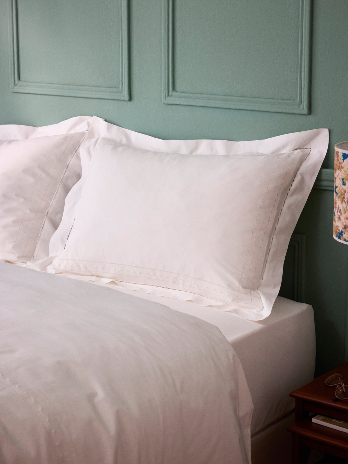 Taie d'oreiller percale de coton brodée "Aglaé"