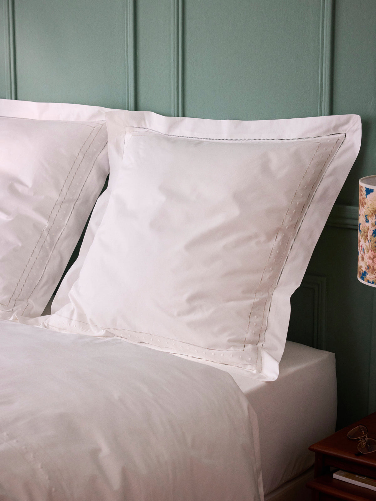 Taie d'oreiller percale de coton brodée "Aglaé"