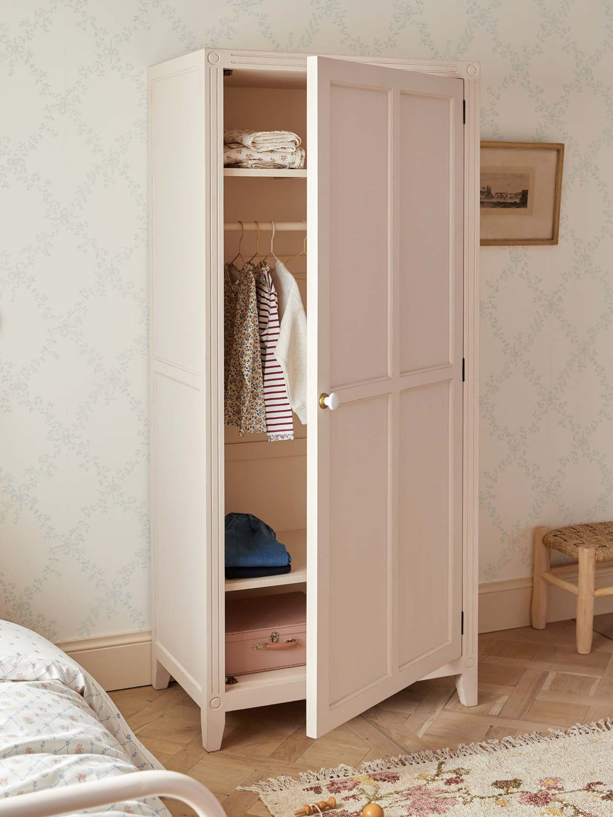 Armoire parisienne Camille
