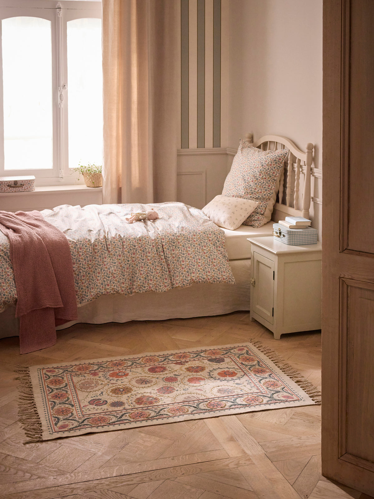 Tapis en coton brodé Flore - XL