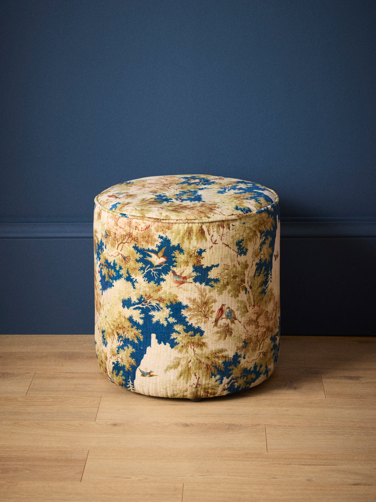 Pouf tapissier à motifs