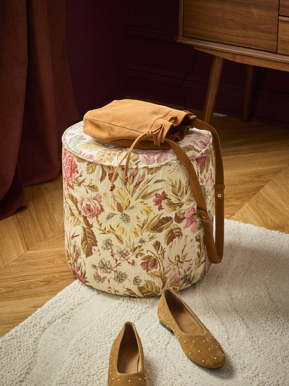 Pouf tapissier à motifs