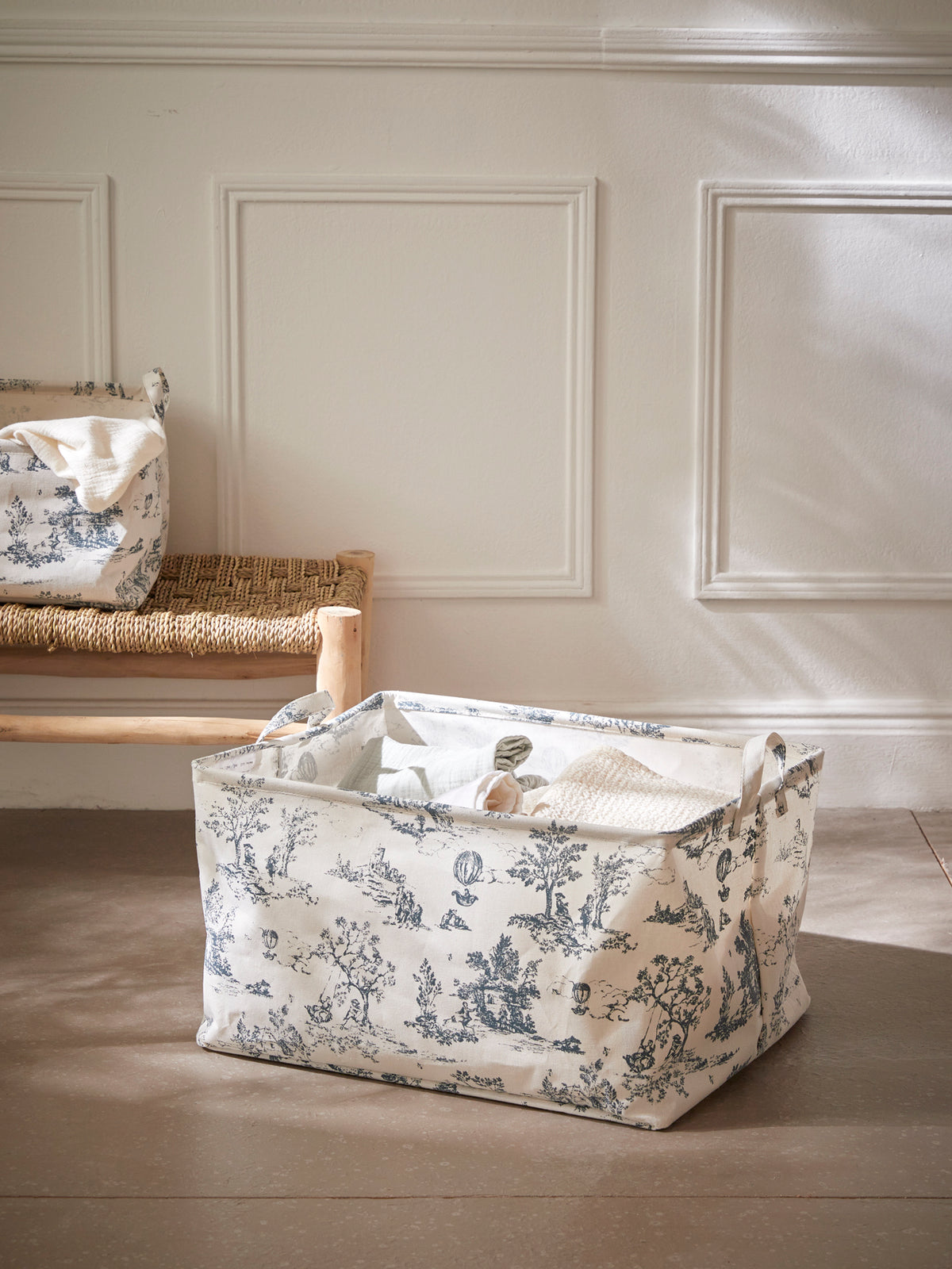 Bac à linge esprit Jouy, grand modèle