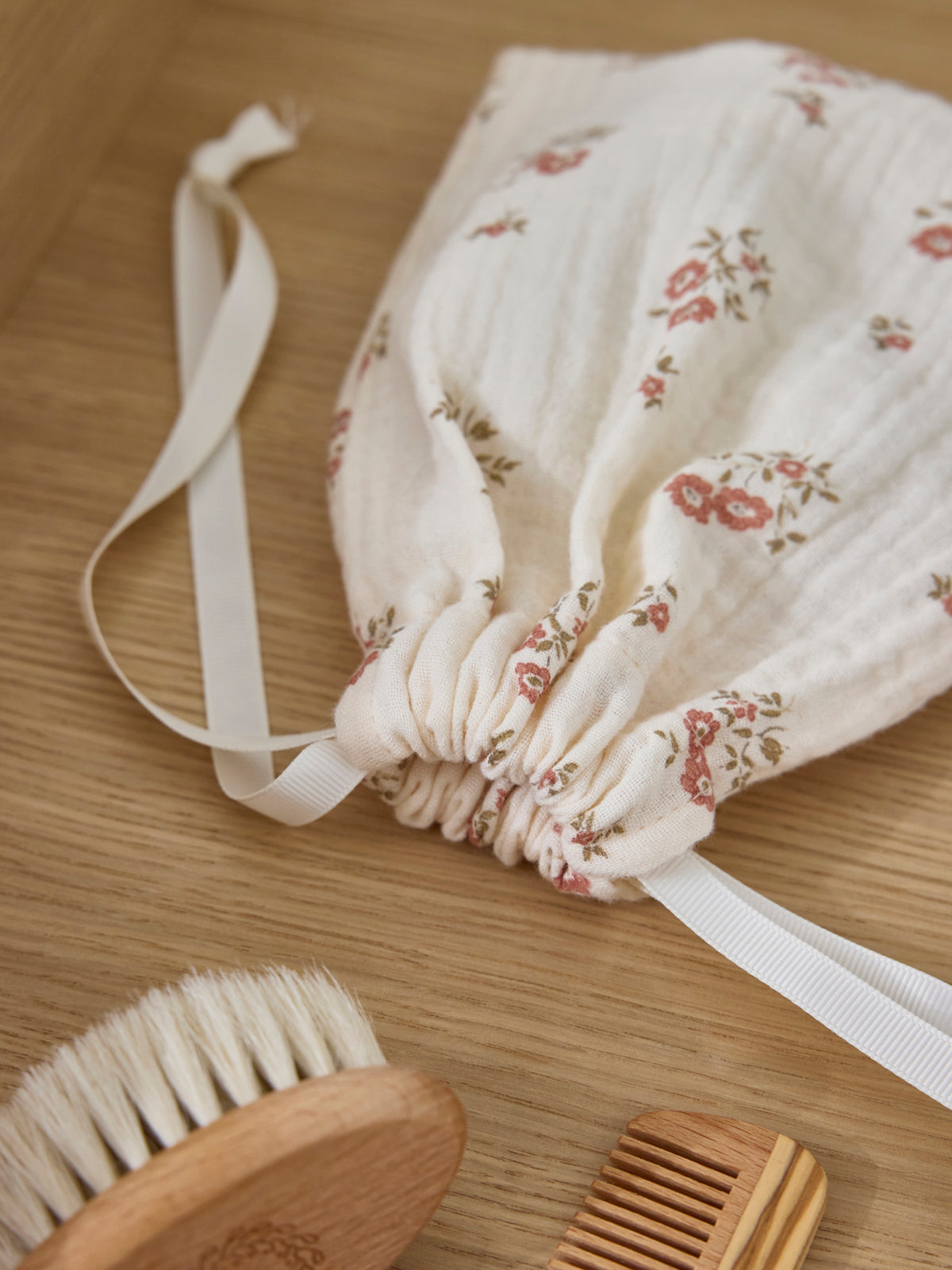 Brosse et peigne bébé en bois
