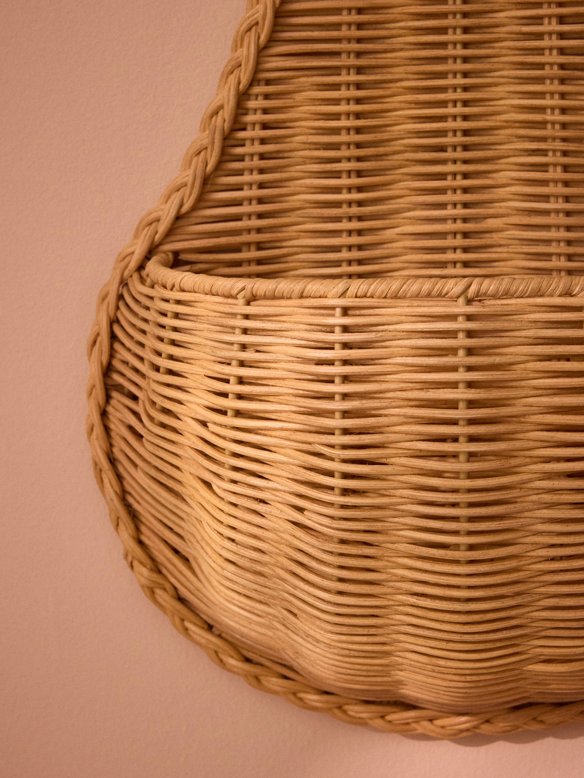 Panier en rotin forme poire