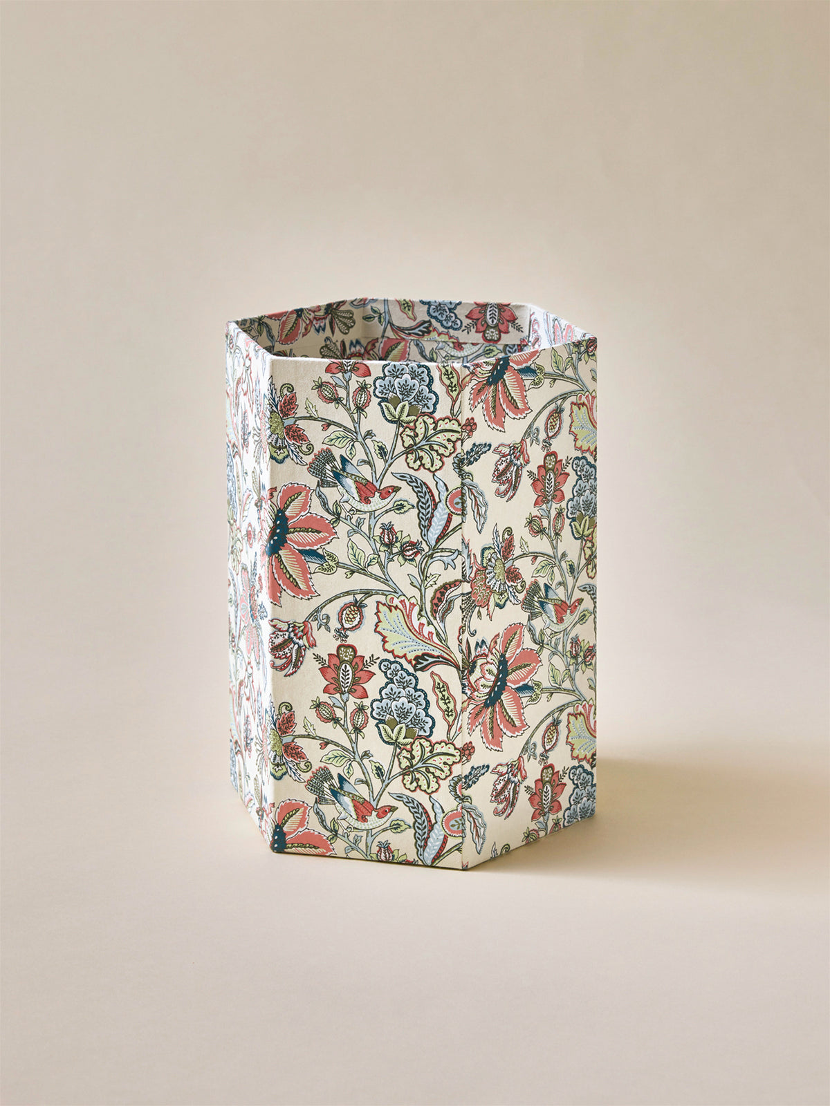 Corbeille à papier hexagonale