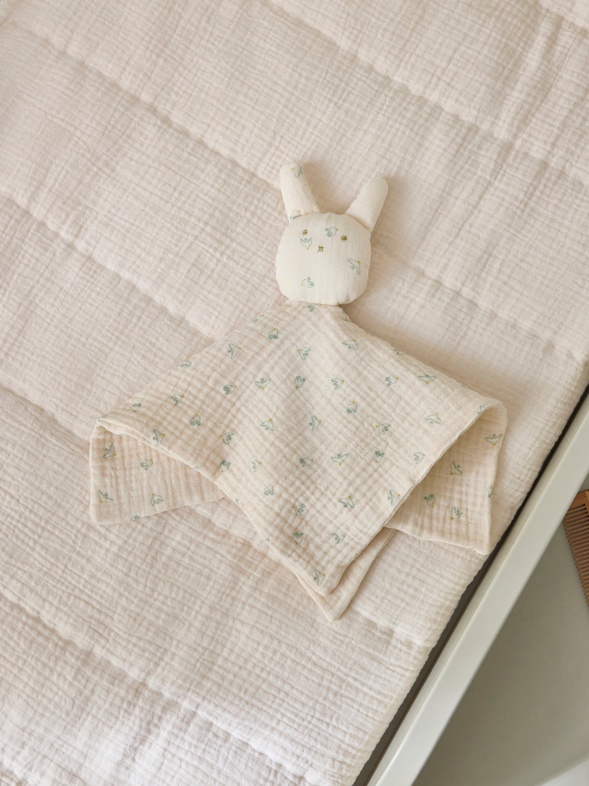 Doudou lapin gaze de coton biologique - imprimé Hirondelles
