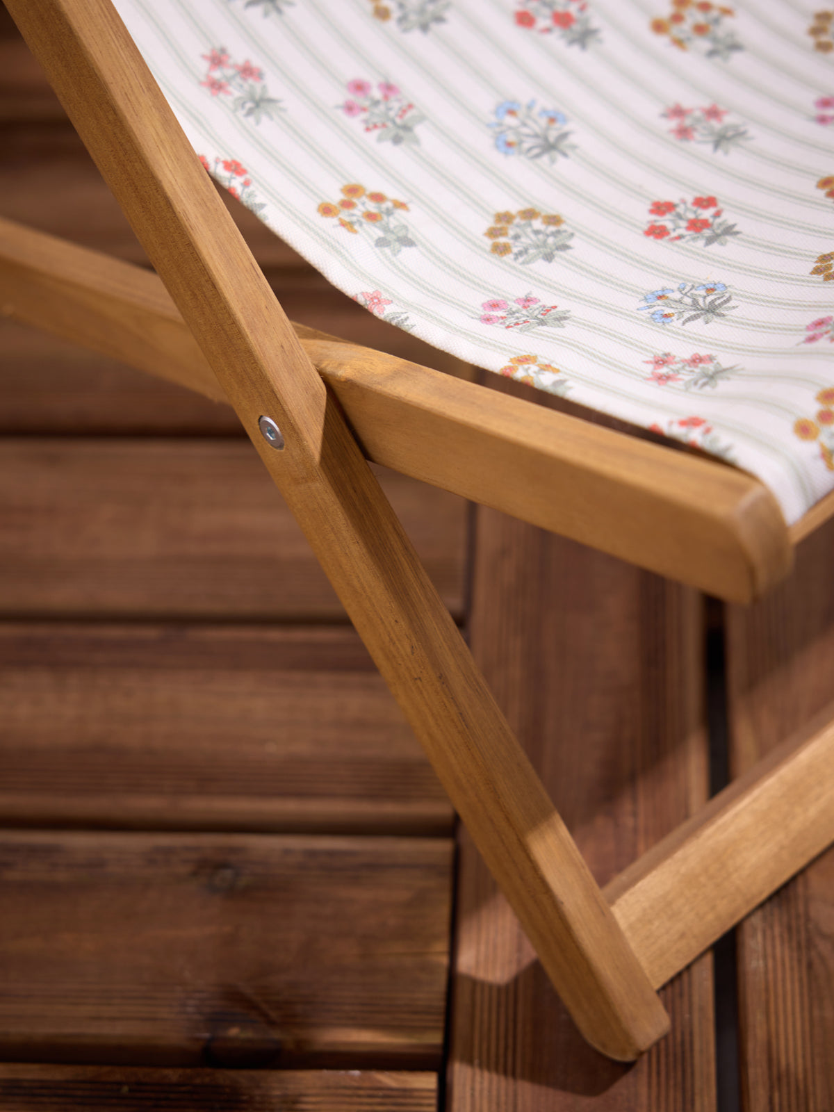 Chilienne enfant en toile et bois