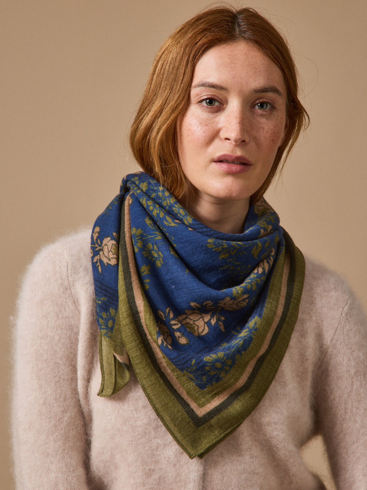 Foulard laine femme imprimé fleuri