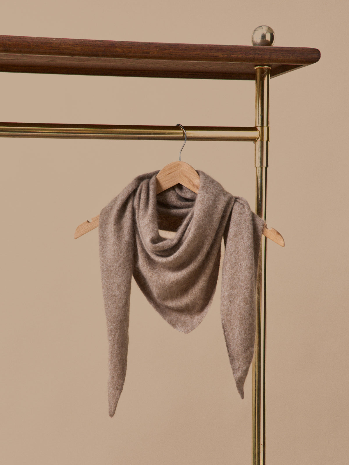 Écharpe triangle maille brossée femme