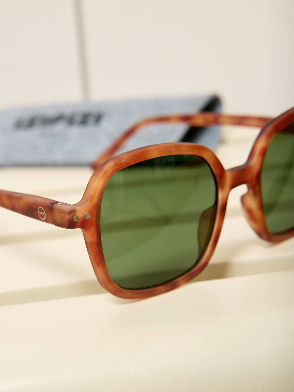 Lunettes de soleil femme IZIPIZI©